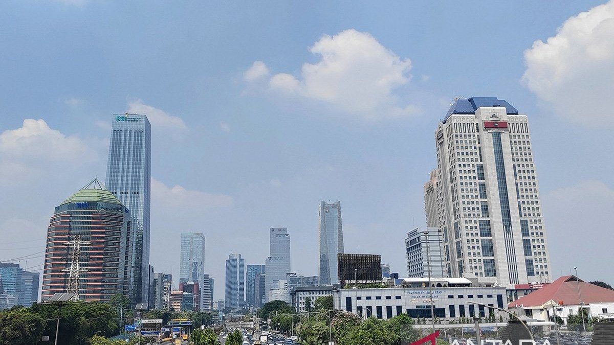 Hujan ringan diprediksi guyur sebagian Jakarta Jumat ini