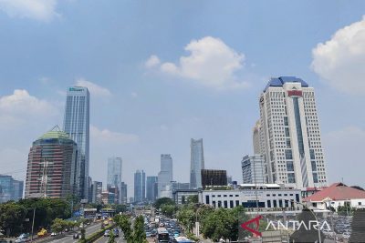 Hujan ringan diprediksi guyur sebagian Jakarta Jumat ini